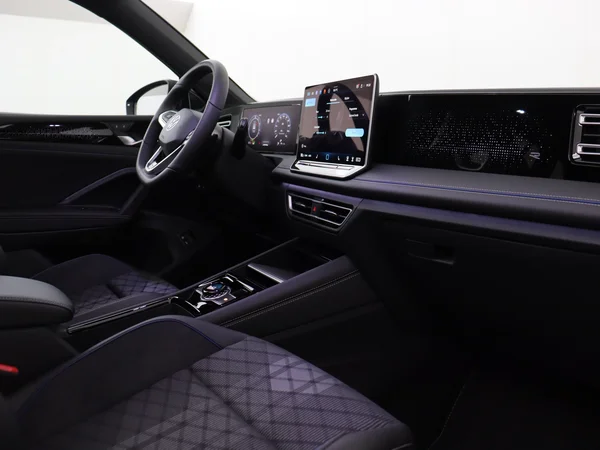 VOLKSWAGEN Tiguan (2025) — foto 3 van 35