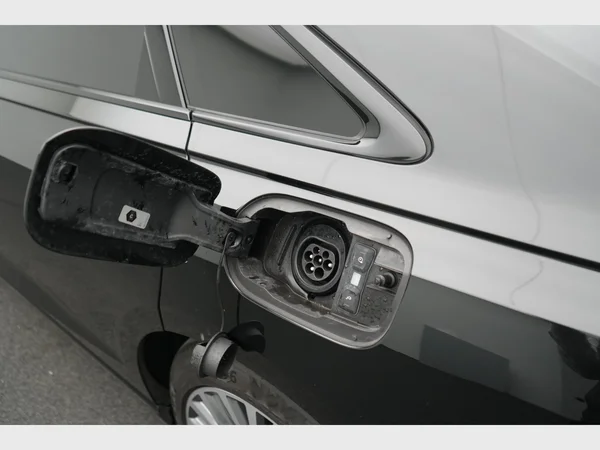 AUDI A8 Long PHEV (2024) — foto 7 van 43