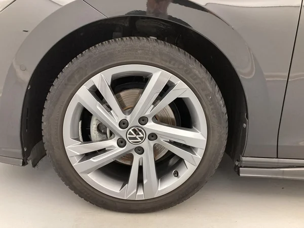 VOLKSWAGEN Golf VIII SW (2024) — foto 21 van 36