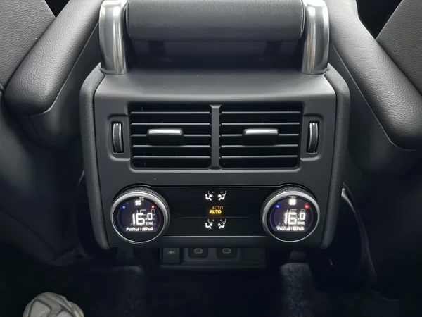 Land Rover Discovery — foto 8 van 20