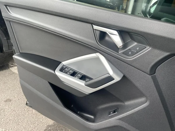 AUDI Q3 (2022) — foto 6 van 20