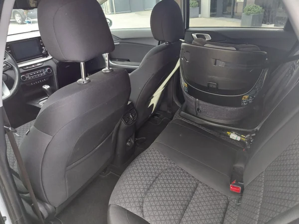 Kia cee'd (2022) — foto 2 van 19