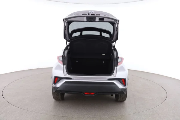 Toyota C-HR (2018) — foto 7 van 16