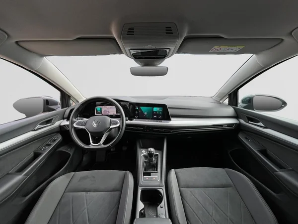 VOLKSWAGEN Golf VIII SW (2024) — foto 16 van 22