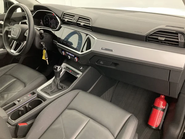 AUDI Q3 Sportback PHEV (2022) — foto 16 van 36