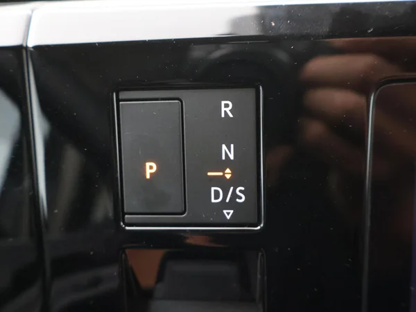 VOLKSWAGEN Multivan T7 Long Dsl (2026) — foto 10 van 27