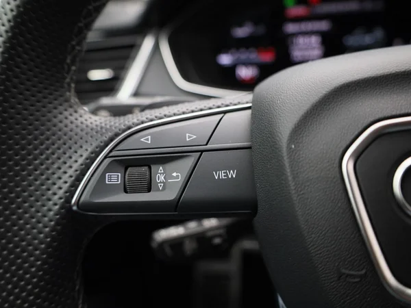 Audi Q5 (2023) — foto 10 van 44