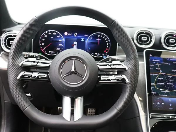 Mercedes-Benz C-Klasse (2025) — foto 7 van 26