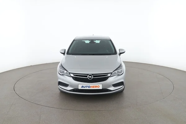 Opel Astra (2019) — foto 15 van 16
