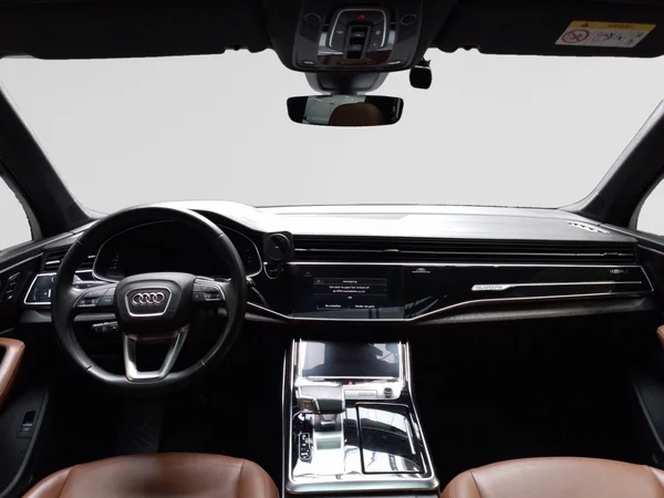 AUDI Q7 (2021) — foto 9 van 15