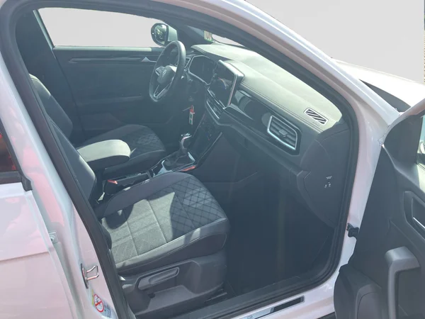 VOLKSWAGEN T-Roc (2023) — foto 14 van 24