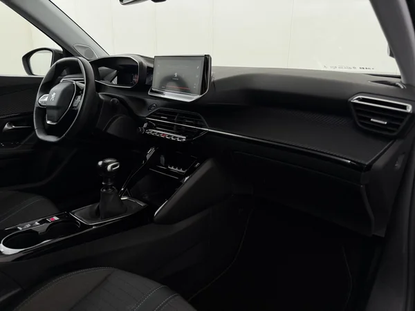 PEUGEOT 2008 (2022) — foto 3 van 27