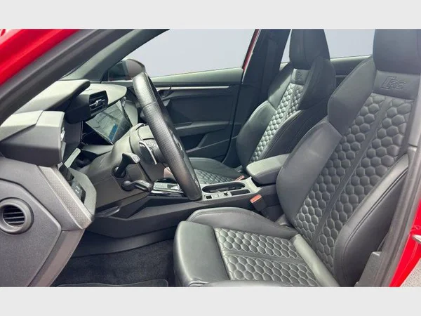 Audi RS3 Sportback (2022) — foto 41 van 41