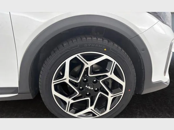 Kia XCEED (2024) — foto 2 van 33