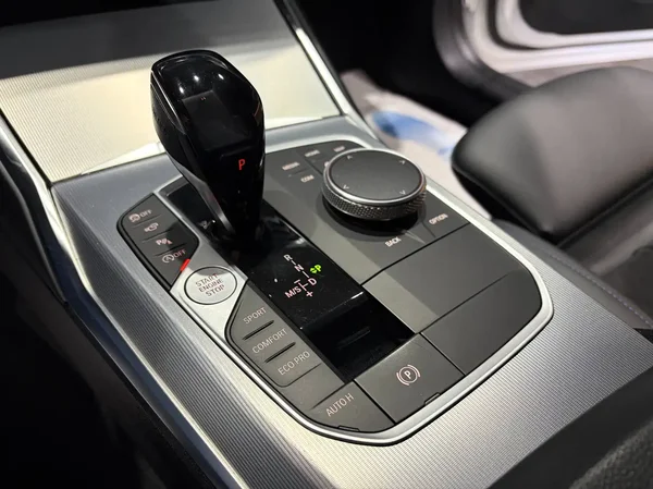Bmw 318 (2020) — foto 9 van 29