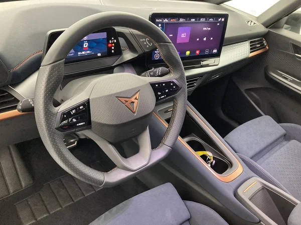 CUPRA Born (2022) — foto 15 van 32