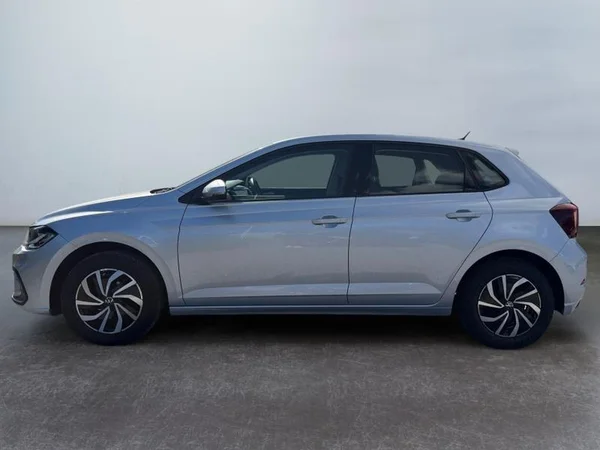VOLKSWAGEN Polo (2023) — foto 27 van 32