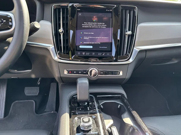 VOLVO V90 (2023) — foto 3 van 24