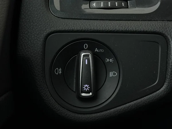 VOLKSWAGEN Golf (2018) — foto 18 van 26