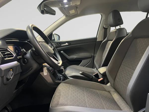 VOLKSWAGEN T-Cross (2023) — foto 16 van 20
