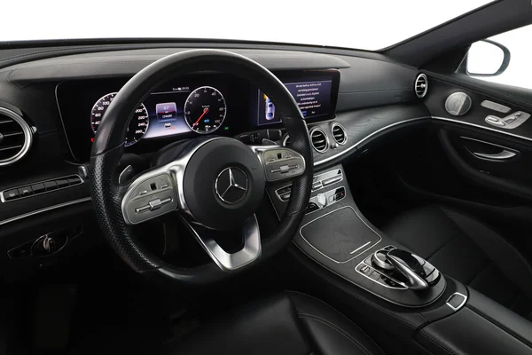 Mercedes-Benz E-Klasse (2019) — foto 2 van 16