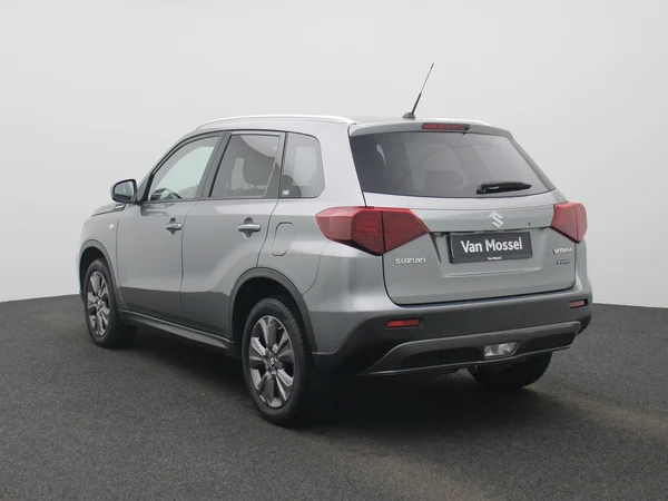 Suzuki Grand Vitara (2023) — foto 12 van 39