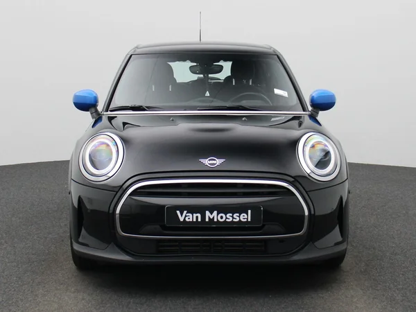 MINI One (2022) — foto 23 van 39