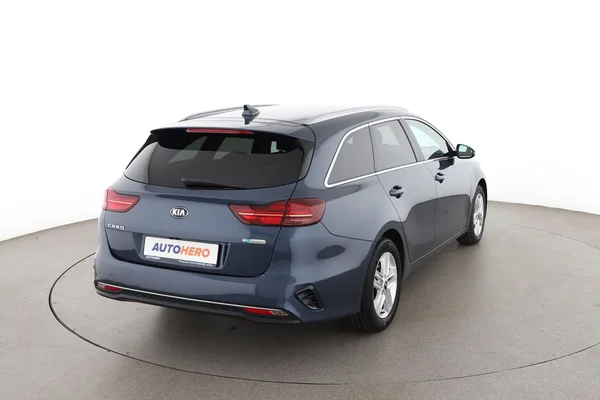 Kia cee'd (2021) — foto 12 van 16