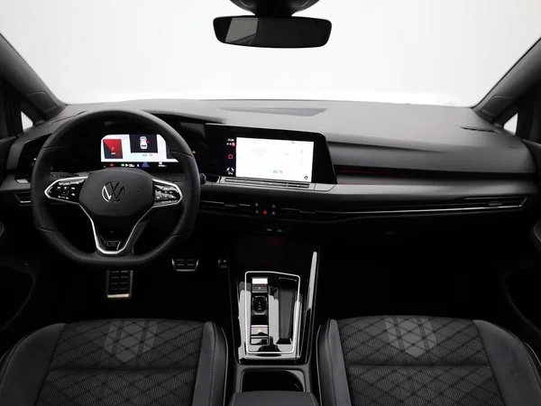 VOLKSWAGEN Golf VIII SW (2024) — foto 21 van 22