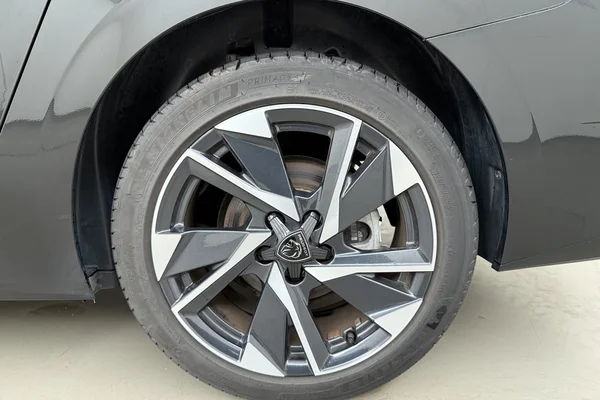 Peugeot 308 SW (2024) — foto 17 van 20