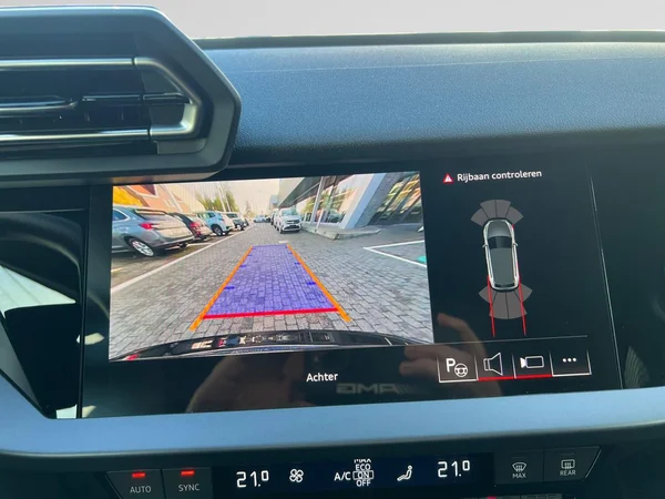 AUDI A3 Allstreet PHEV (2025) — foto 8 van 24