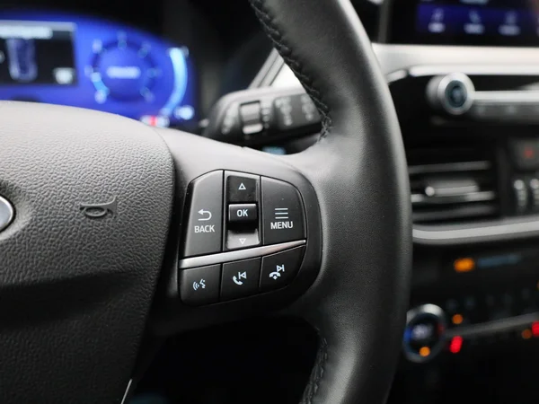 Ford Kuga (2022) — foto 16 van 30