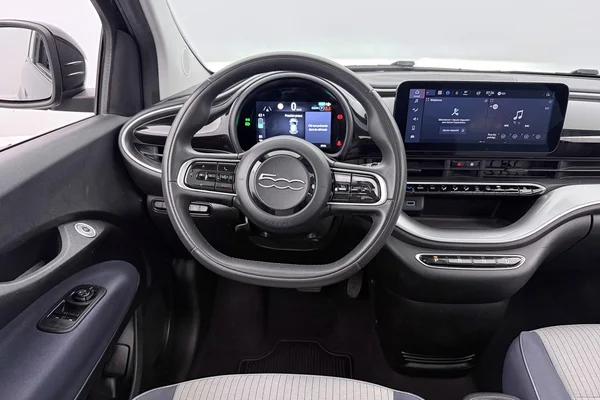 Fiat E-500 (2021) — foto 11 van 27