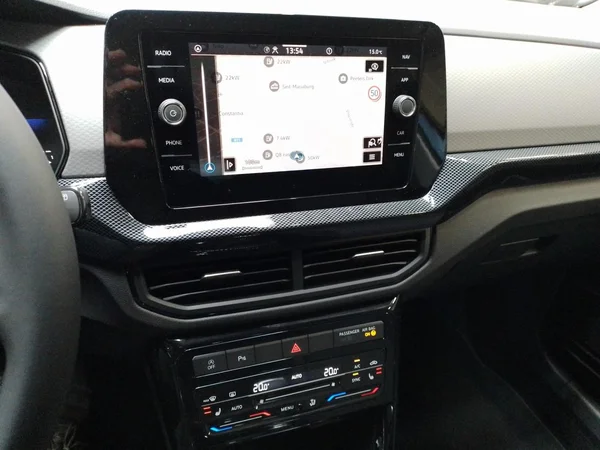 VOLKSWAGEN T-Cross (2025) — foto 6 van 23