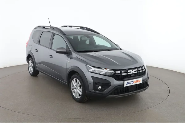 Dacia Jogger (2023) — foto 14 van 16