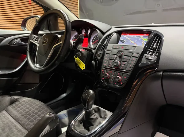 Opel Astra (2017) — foto 4 van 20