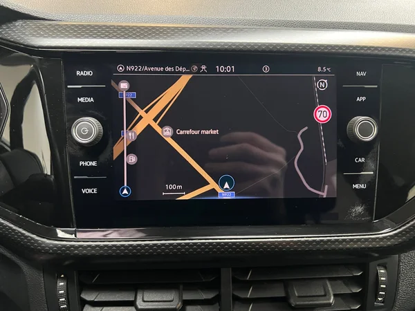 VOLKSWAGEN T-Cross (2020) — foto 2 van 20