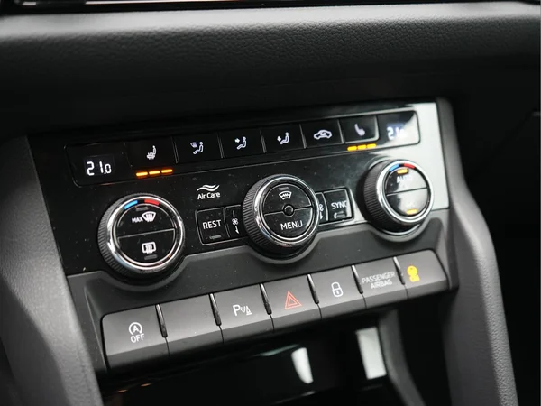 SKODA Kodiaq (2023) — foto 5 van 28