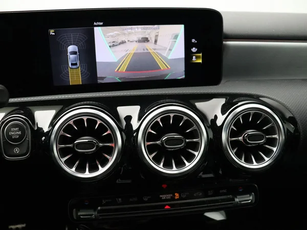 Mercedes-Benz A-Klasse (2022) — foto 8 van 30