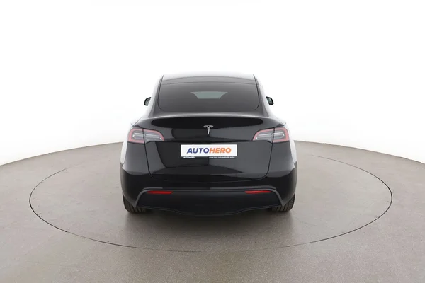 Tesla Model (2024) — foto 11 van 16