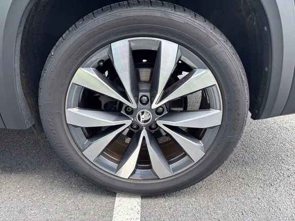SKODA Kodiaq (2024) — foto 2 van 17