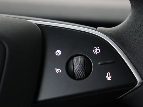 TESLA Model 3 (2025) — foto 16 van 30