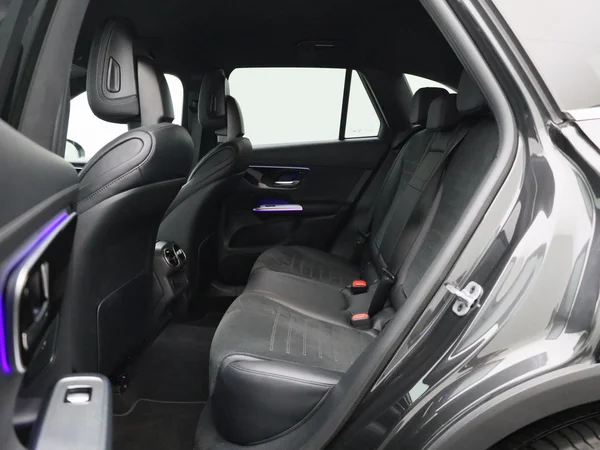 Mercedes-Benz GLC (2025) — foto 3 van 49