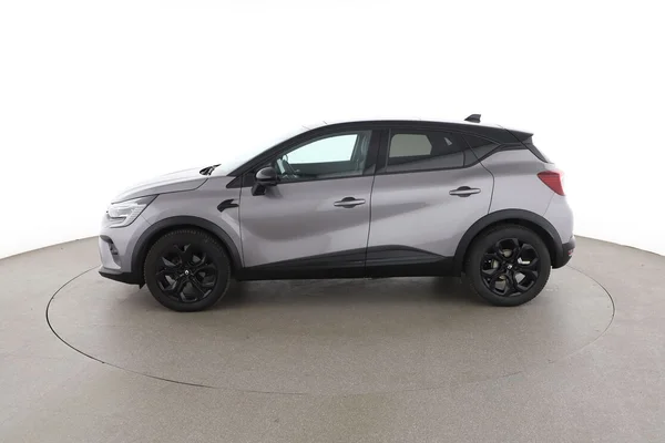 Renault Captur (2022) — foto 9 van 16