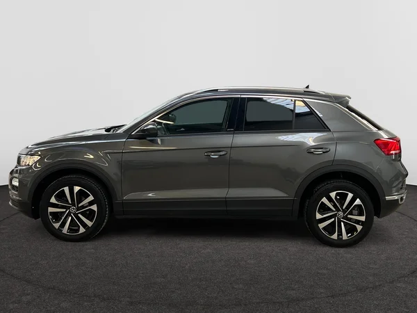 VOLKSWAGEN T-Roc (2021) — foto 13 van 20