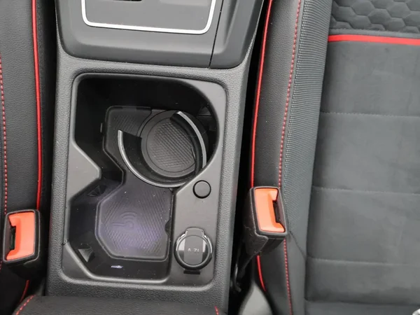 Volkswagen Golf (2021) — foto 10 van 30