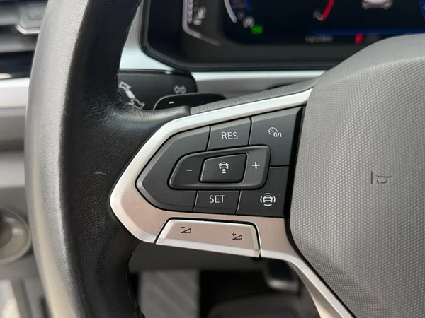 VOLKSWAGEN T-Roc (2022) — foto 2 van 20