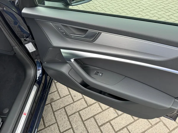 AUDI A6 Avant PHEV (2025) — foto 8 van 23