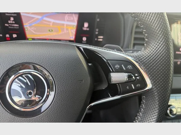 Skoda Karoq (2023) — foto 9 van 27