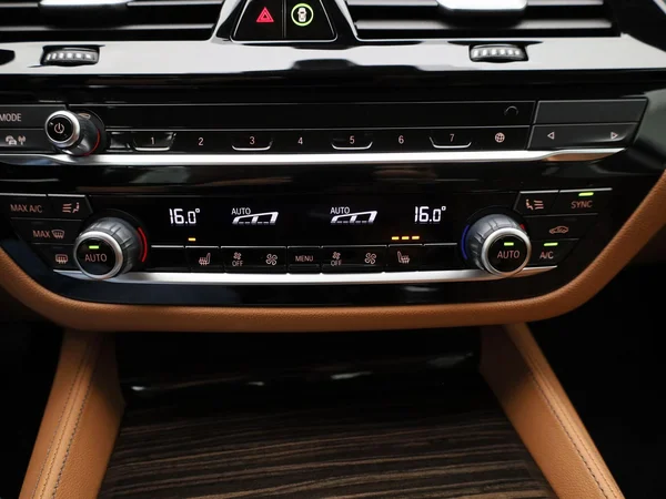 BMW 5 Reeks (2022) — foto 14 van 43